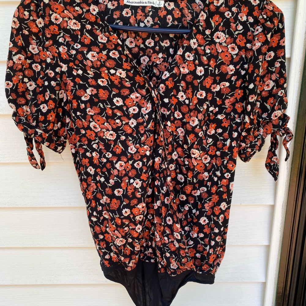 Abercrombie & Fitch Floral Bodysuit
